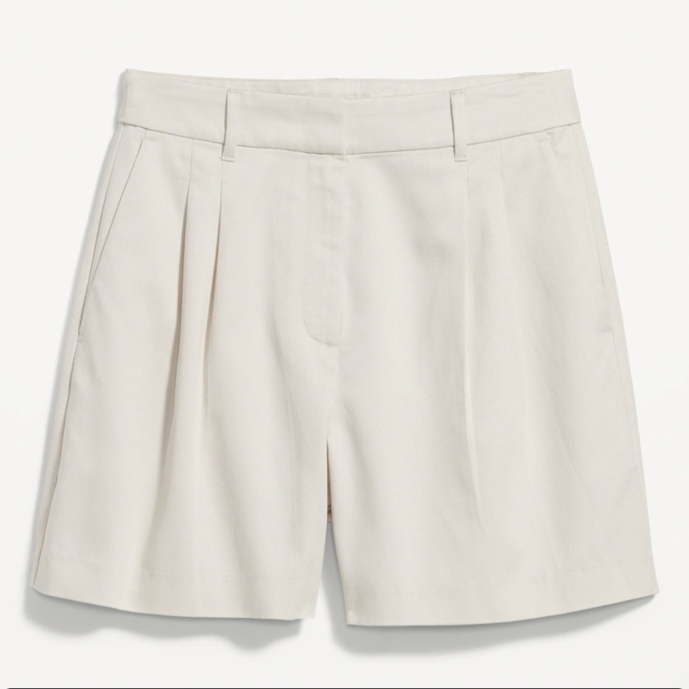 Old Navy Women’s Silver Gray Extra High-Waisted Taylor Trouser Shorts- Large NWT